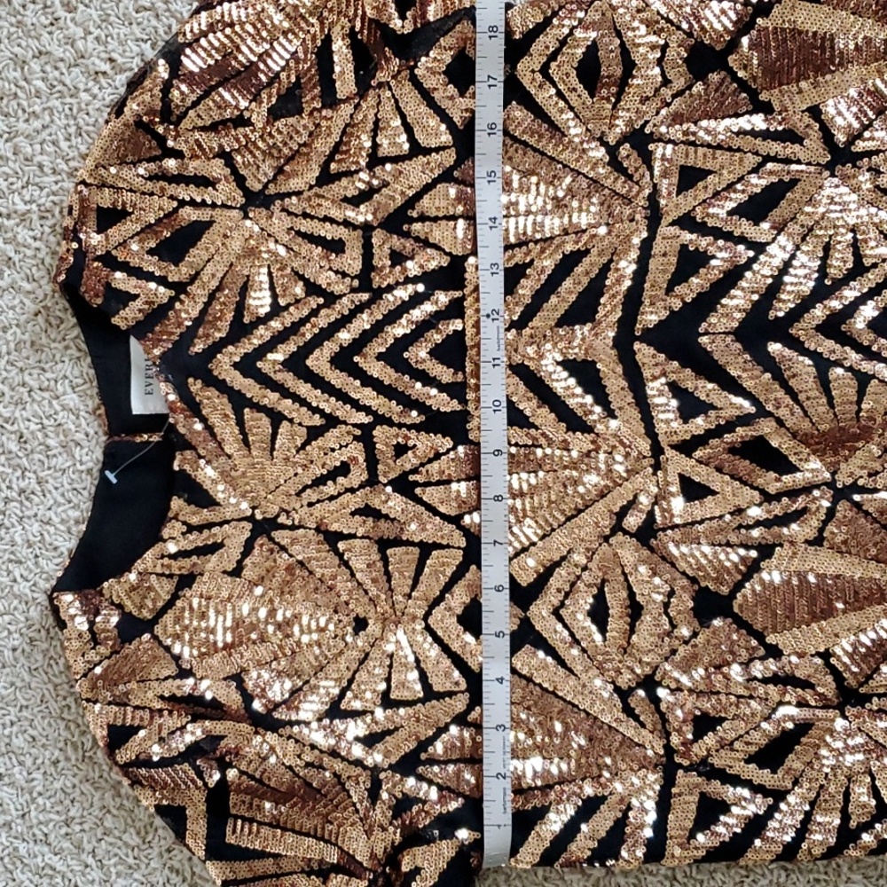 Everly Boutique Metallic Geometric Sequin Glam Event Crop Top Shirt Gold - Picture 5 of 7